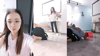 夜伴s 和闺蜜一起居家玩贱狗