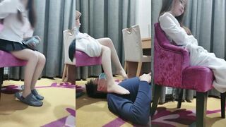 43523【三寸金脚】圈养第一天_肉丝美腿下跪恋足舔