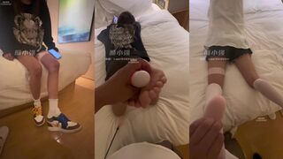 「酥小强」付费私拍_线下专约素人模特足交抚摸调情【第四弹】_1