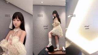 素人 洛丽塔 lo鞋 白袜 光腿神器 厚肉丝 羞辱 调教 扇脸 舔鞋 撕破丝袜 舔脚