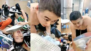 丝洛 训练狗奴舔鞋底