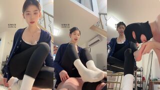 UUs 小白鞋白袜踩踏气味辱