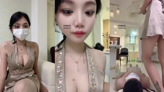 41488【泡芙S】性感后妈调教儿子_坐脸窒息掐乳臭丝袜脚狂舔_—_视频