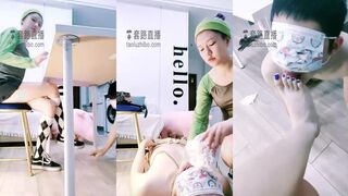 丝洛 调教贱狗舔脚