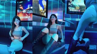 KTV开发服务员 深喉 喷射圣水