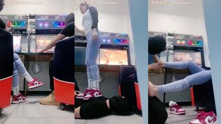 #小妮【小妮】网吧-电竞 桌底 甘愿 做奴