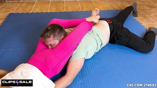 Cruel Head Scissors Smother In Pink Leggings