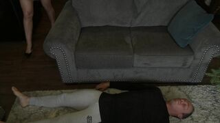 Worship My feet bitch!!